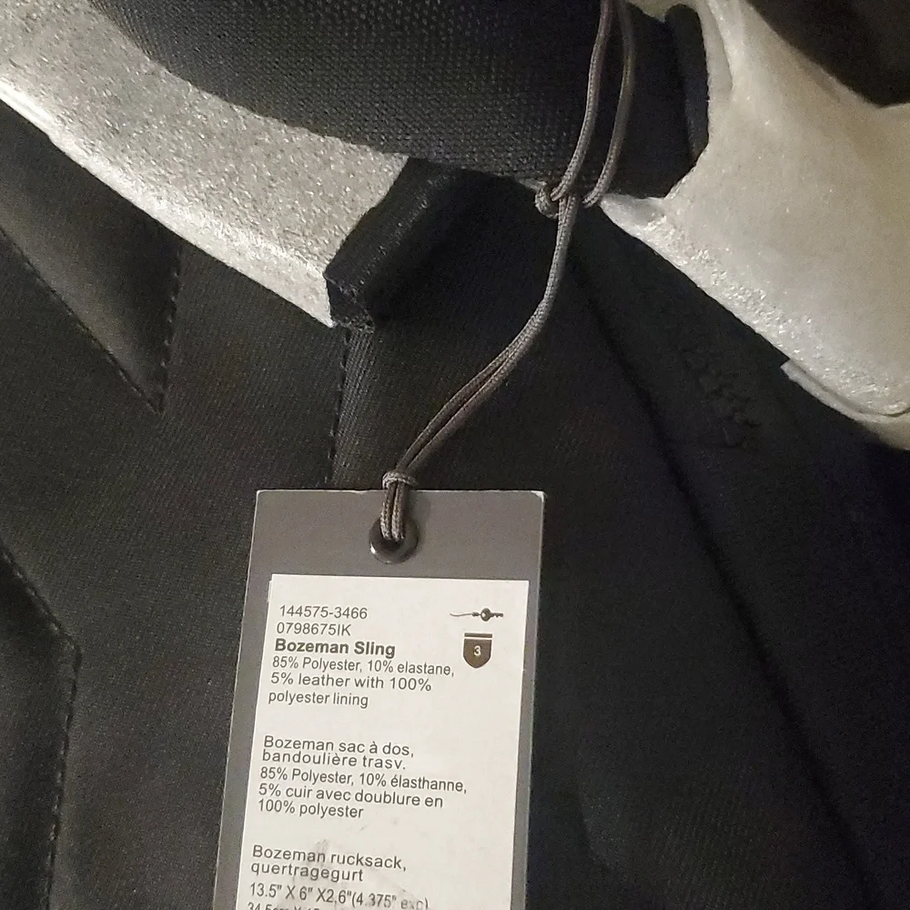 NWT Tumi Tahoe Bozman Sling Bag in Ink